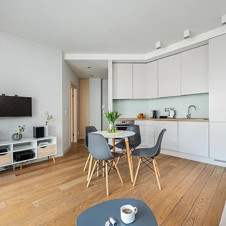 Baltiq Plaza Deluxe - Billberry アパート *